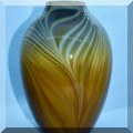 G01. Salamandra feather glass vase. 